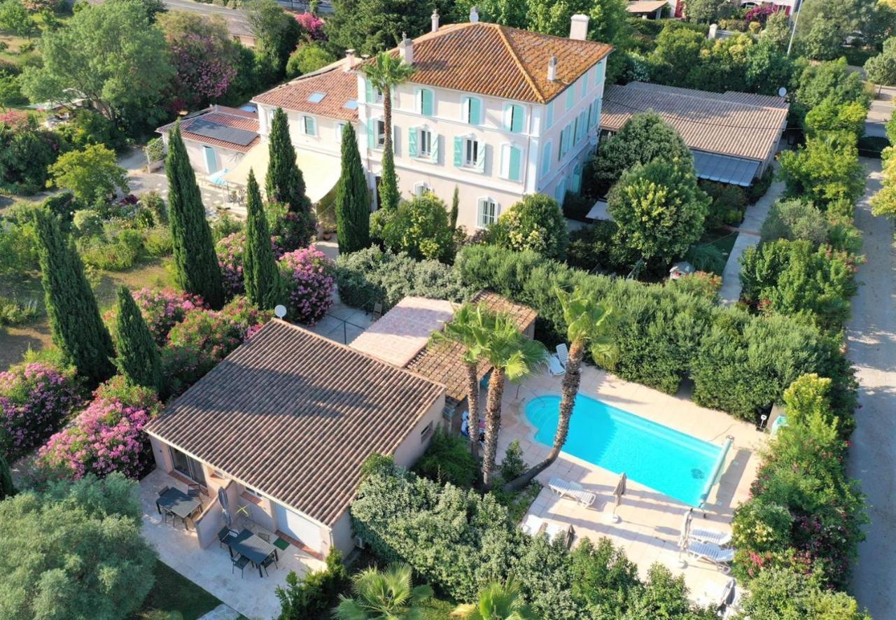 Domaine De L'Aufrene Bed & Breakfast Hyeres Exterior photo
