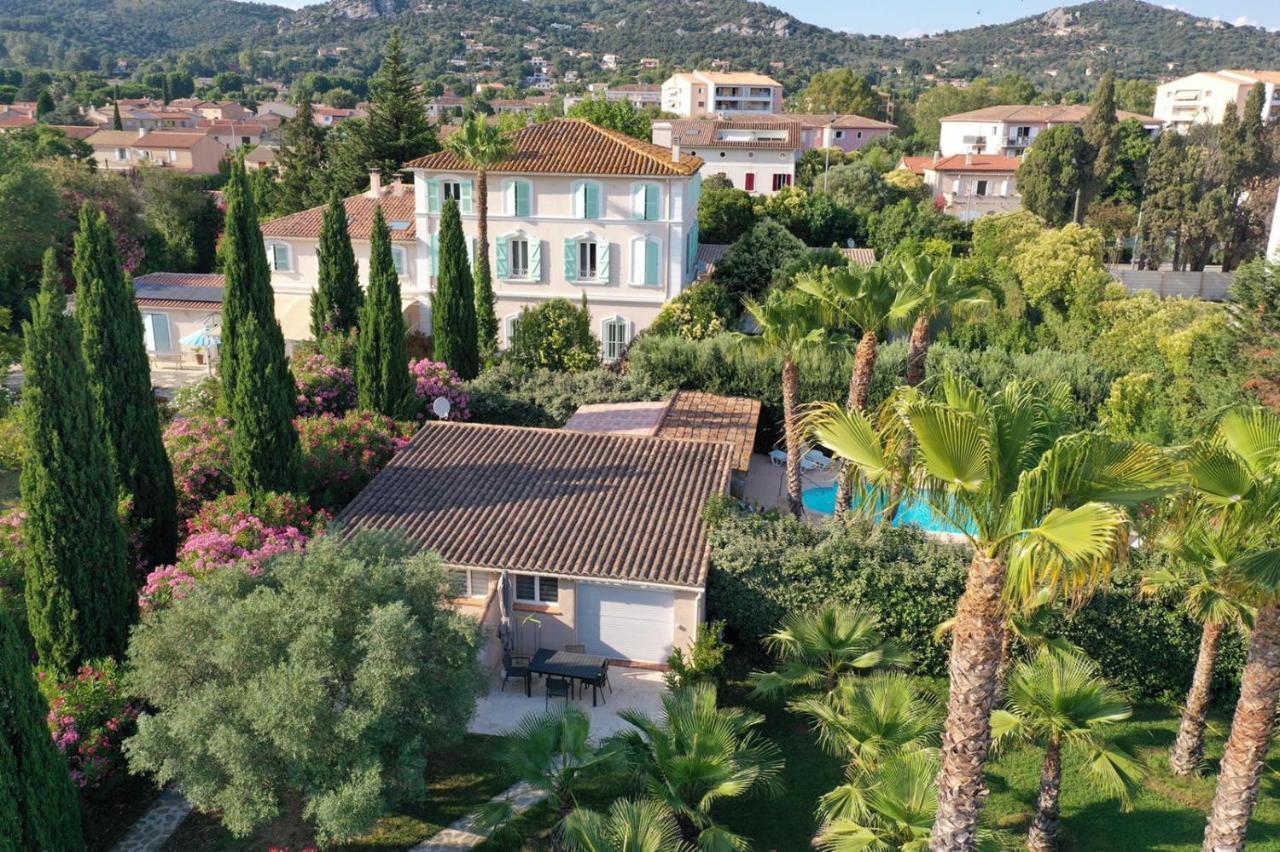 Domaine De L'Aufrene Bed & Breakfast Hyeres Exterior photo