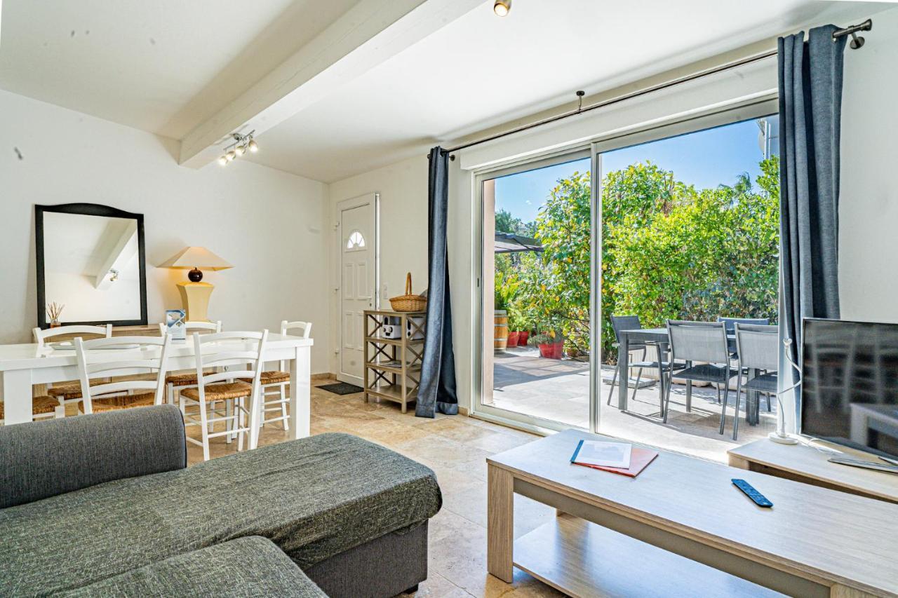 Domaine De L'Aufrene Bed & Breakfast Hyeres Exterior photo