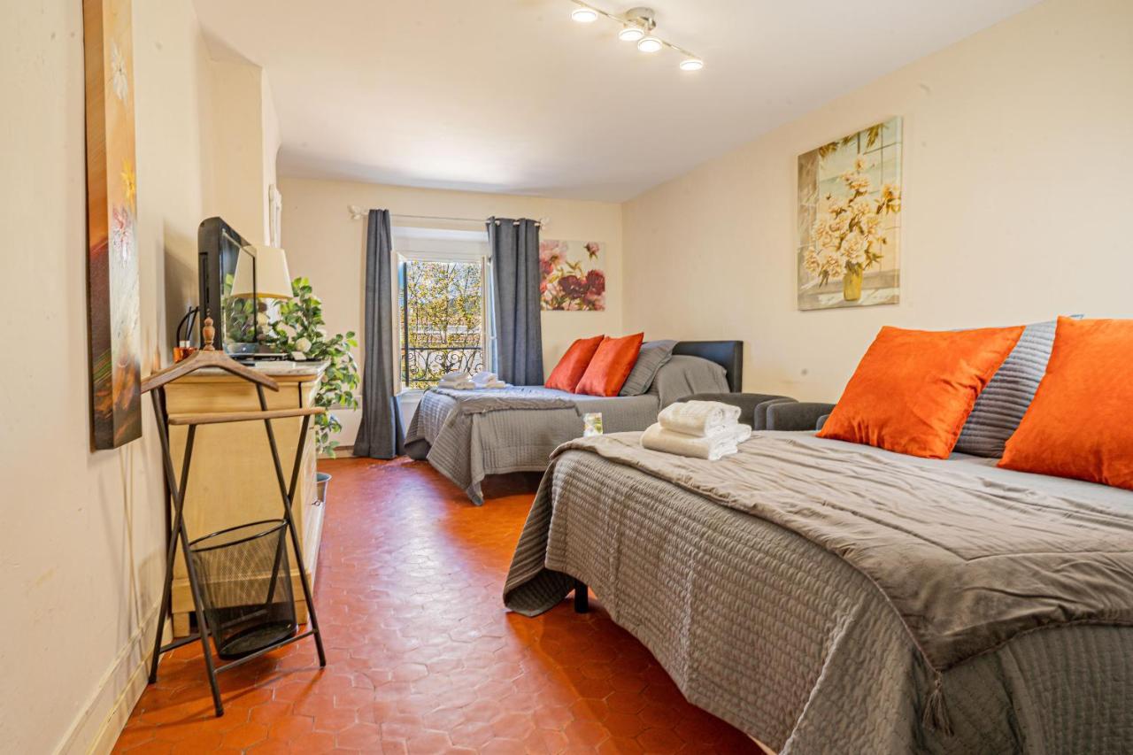 Domaine De L'Aufrene Bed & Breakfast Hyeres Exterior photo