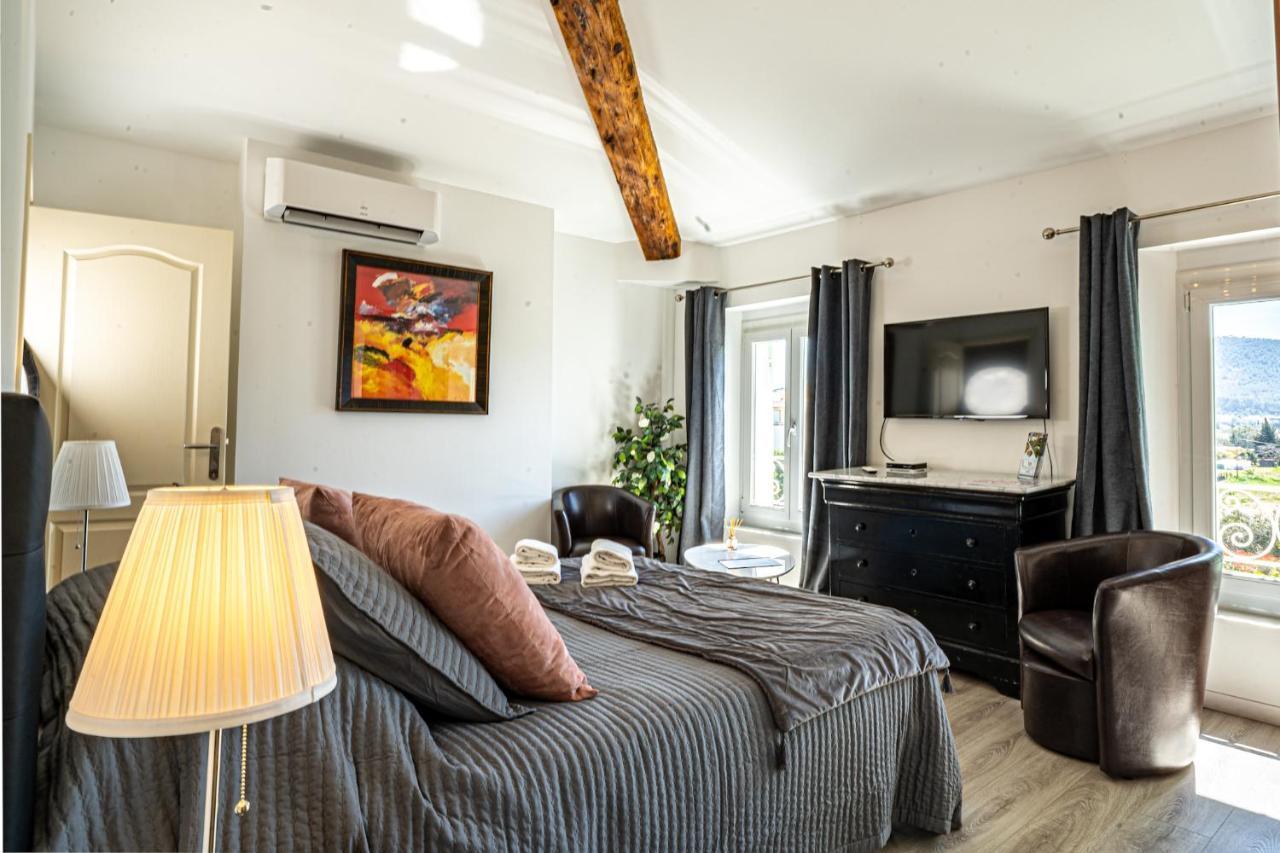 Domaine De L'Aufrene Bed & Breakfast Hyeres Exterior photo