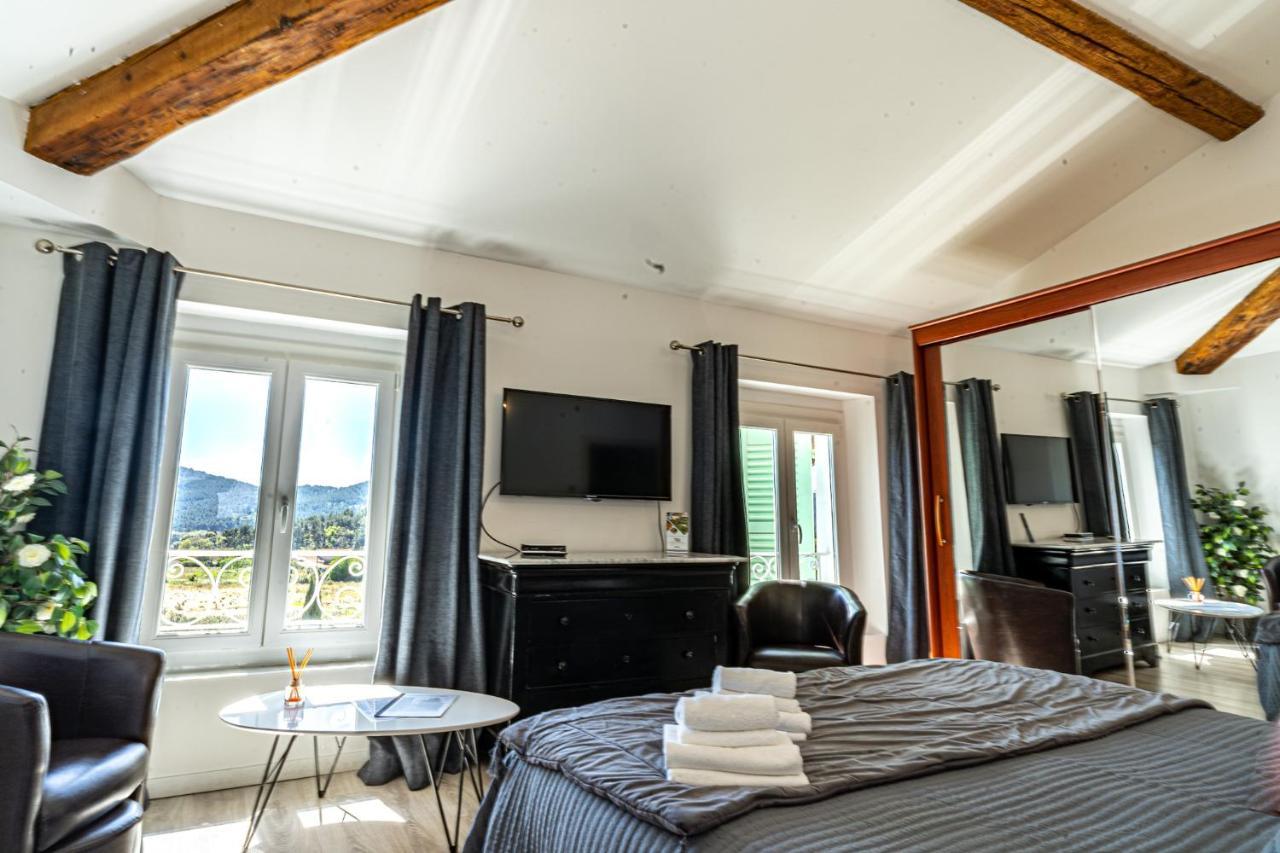 Domaine De L'Aufrene Bed & Breakfast Hyeres Exterior photo