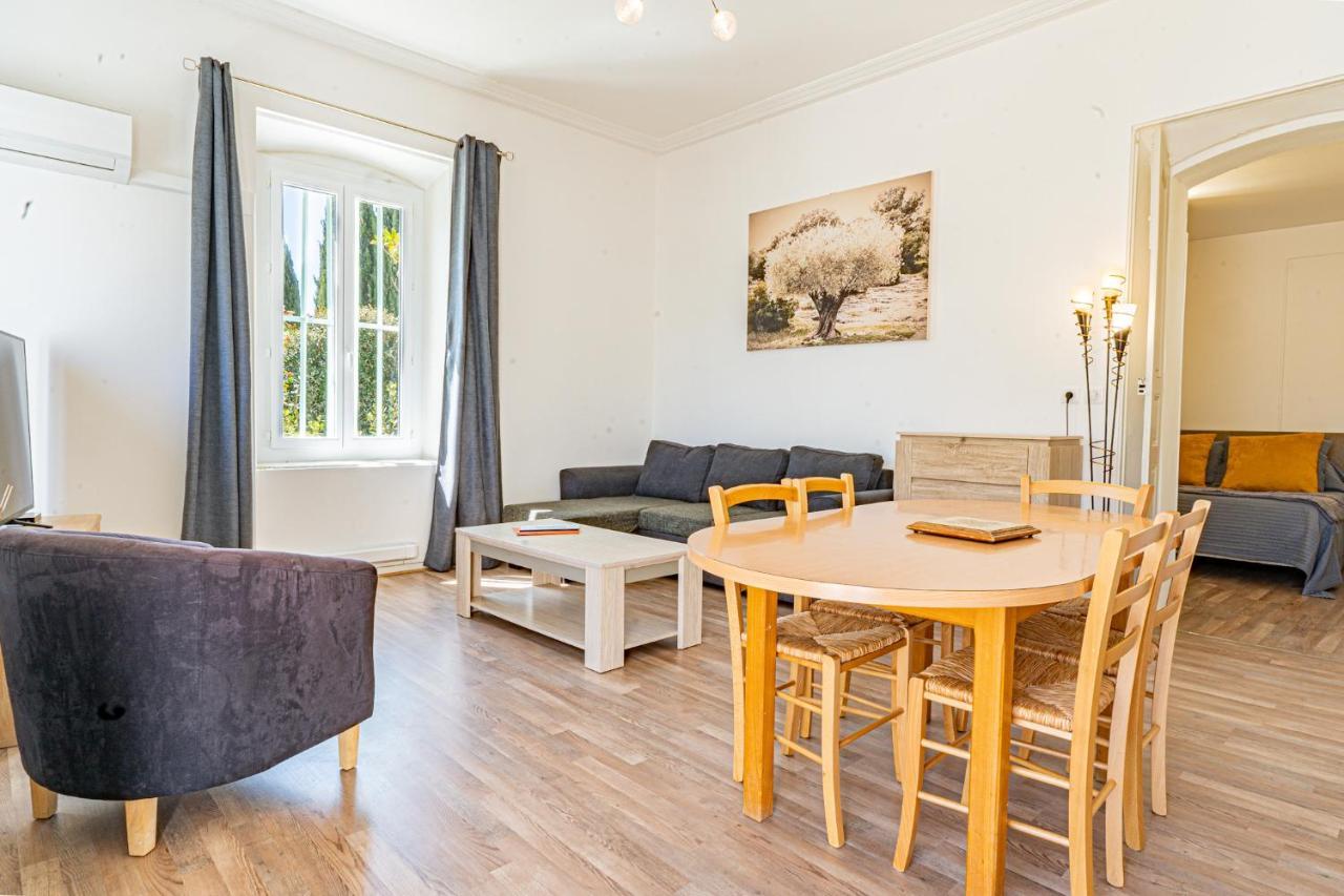Domaine De L'Aufrene Bed & Breakfast Hyeres Exterior photo