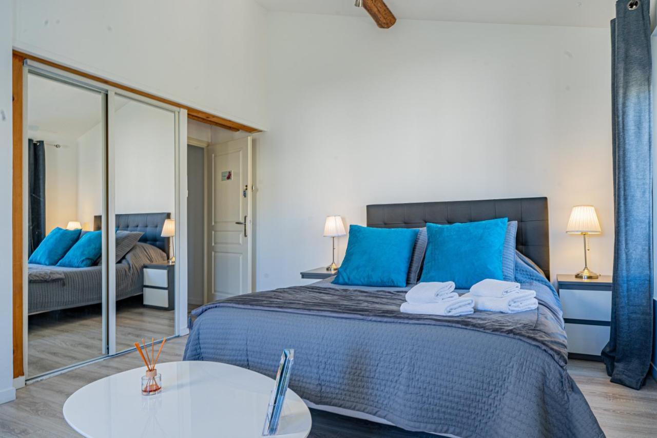 Domaine De L'Aufrene Bed & Breakfast Hyeres Exterior photo
