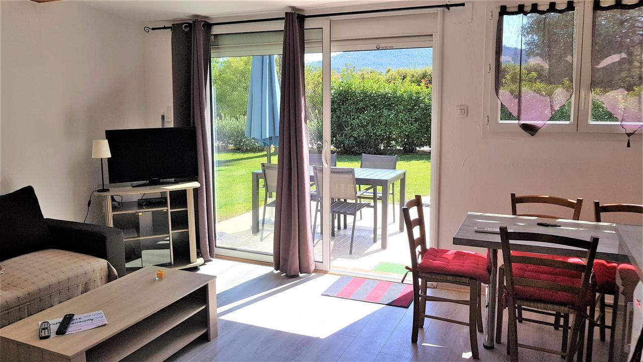 Domaine De L'Aufrene Bed & Breakfast Hyeres Exterior photo