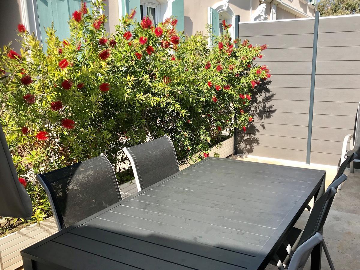 Domaine De L'Aufrene Bed & Breakfast Hyeres Exterior photo
