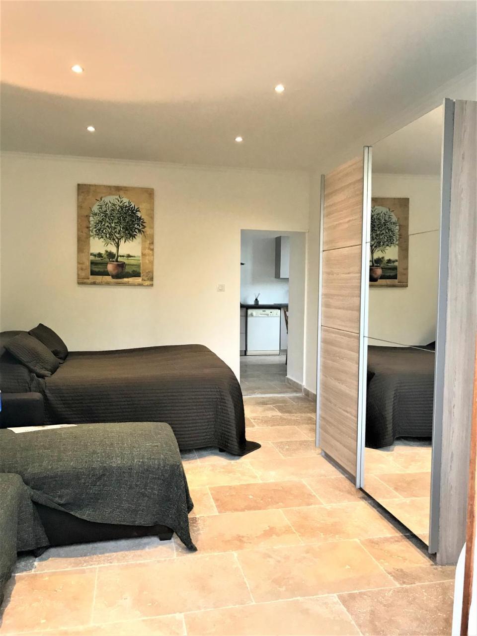 Domaine De L'Aufrene Bed & Breakfast Hyeres Exterior photo